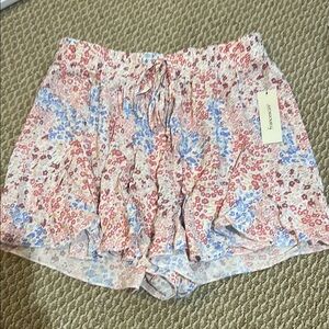 NWT Francesca’s High Waist floral Shorts size M